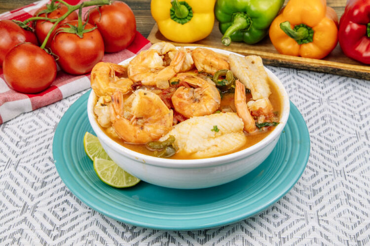 Caldo de Camaron y Pescado