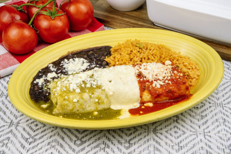 Tres Salsas fajitas burrito